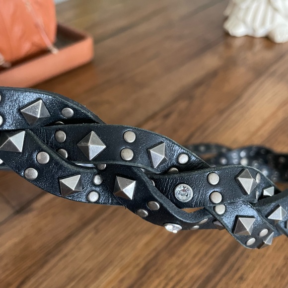 Buffalo studded leather belt - Picture 2 of 6